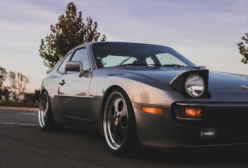 Porsche 944 classica anni Ottanta